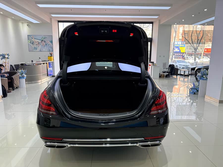 Mercedes-Benz Maybach S Class 2017 car image #26