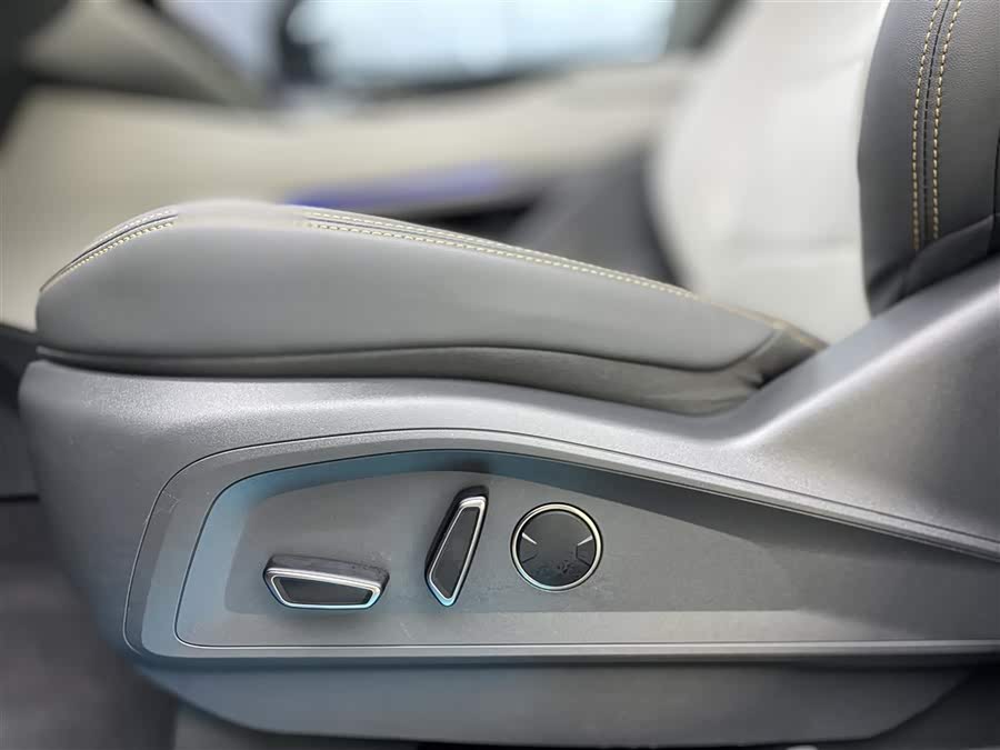 Ford Edge 2023 car image #26
