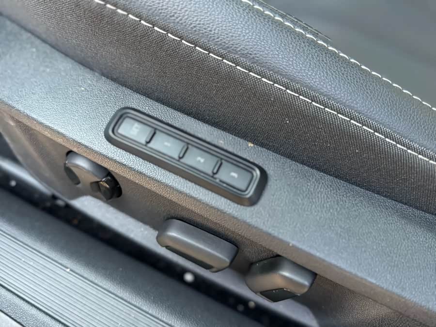 Volkswagen Passat 2025 صورة سيارة #26