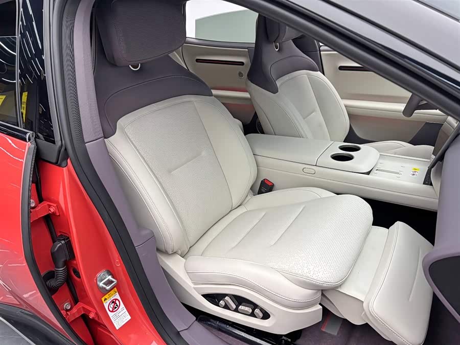 Avatr 06 2025 car image #26