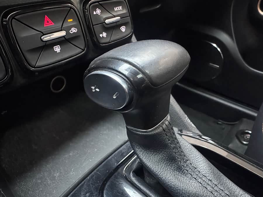 GAC Trumpchi GS3 2018 #26 GAC Trumpchi GS3 2018 car image #26