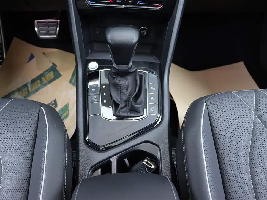 Volkswagen Tiguan L 2021 car image #26