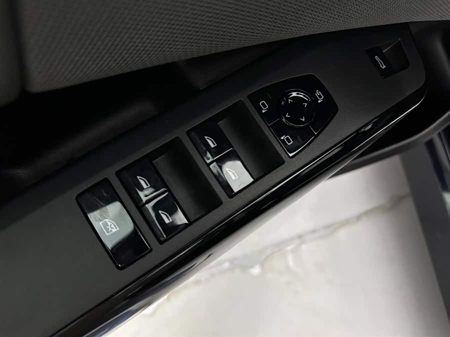 BMW 2 Series 2025 car image #26