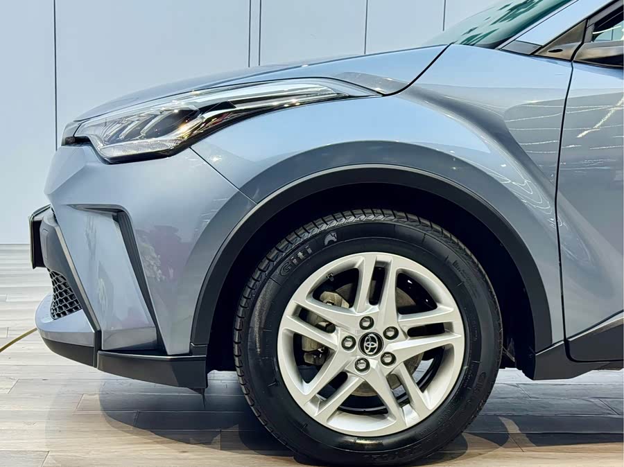 Toyota C-HR 2021 car image #26