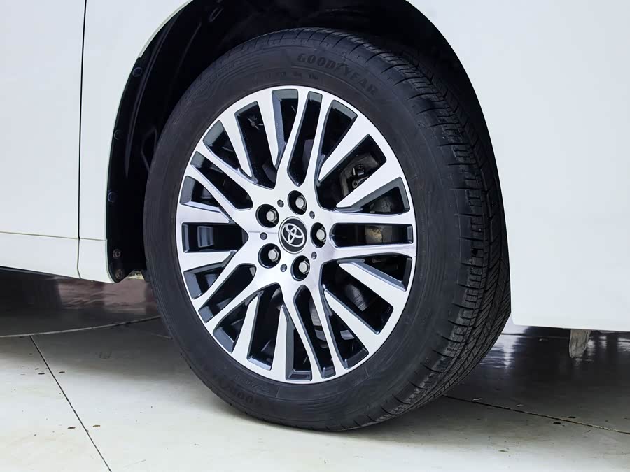 Toyota Alphard 2018 car image #26