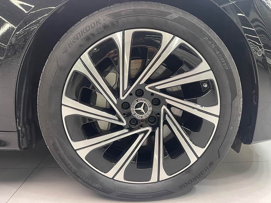 Mercedes-Benz E Class 2024 car image #26