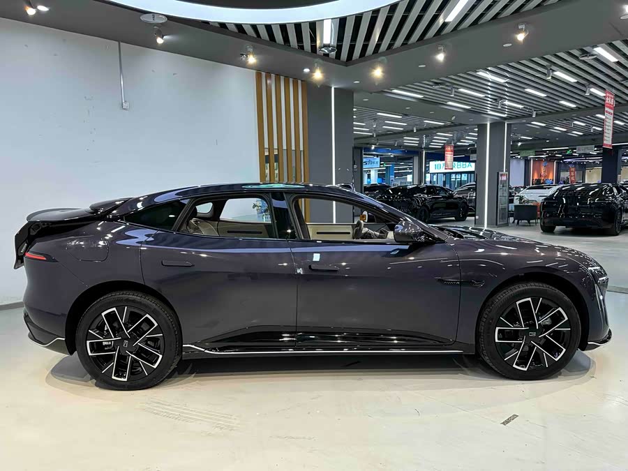 Avatr 06 2025 car image #26