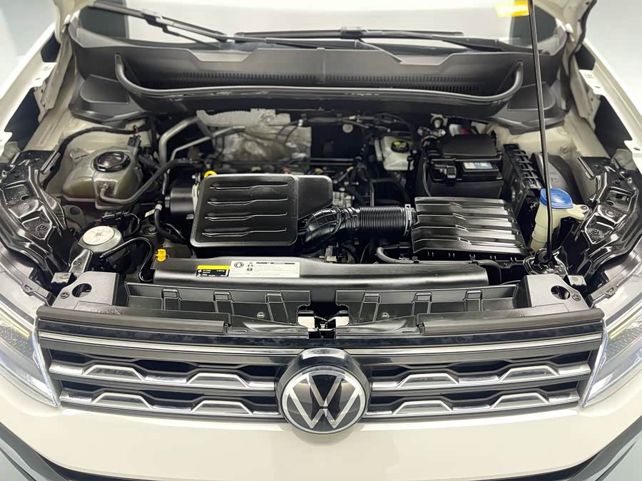 Volkswagen Passat 2023 car image #26