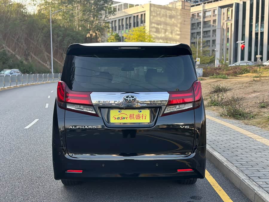 Toyota Alphard 2017 car image #26