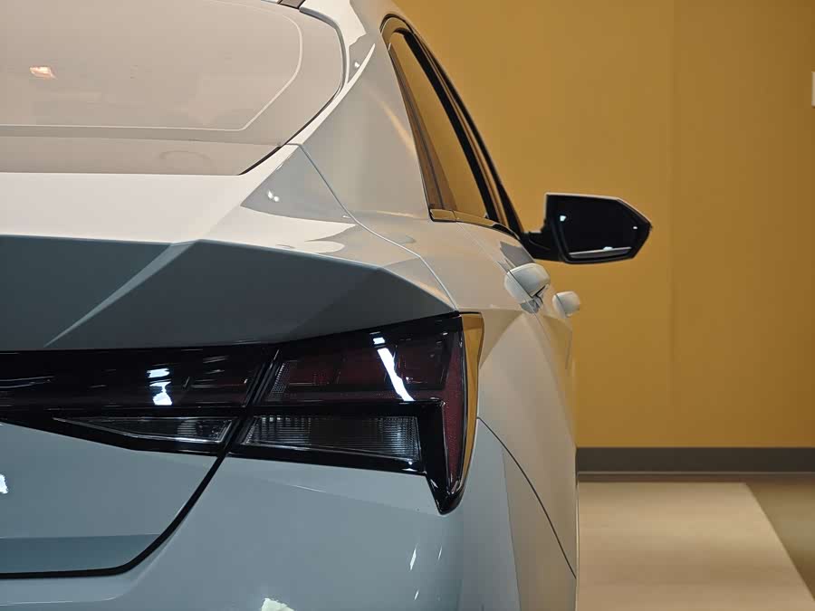 Hyundai Elantra 2023 immagine di auto #26