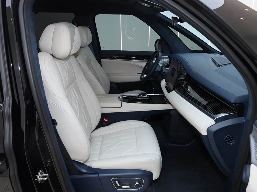 极氪 极氪009 2025 汽车图片 #26