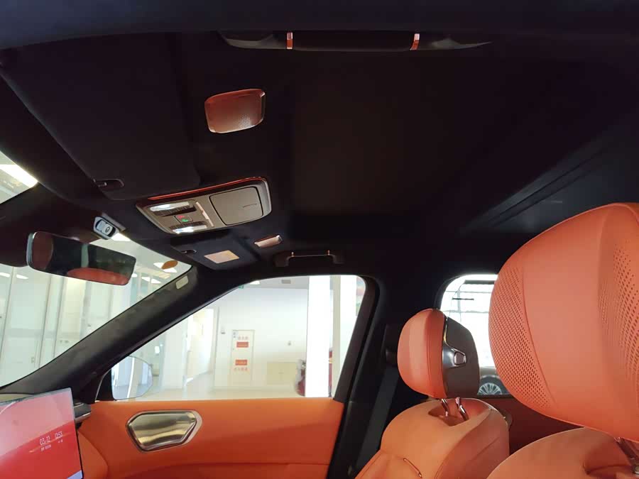 Lynk & Co 900 2025 car image #26