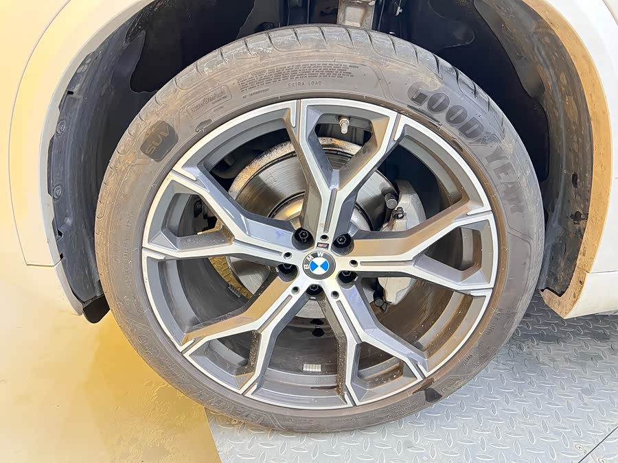 BMW X5 2025 imagem de carro #26