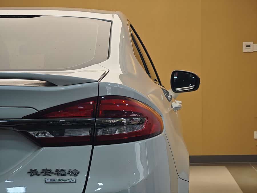 Ford Mondeo 2018 imagem de carro #26