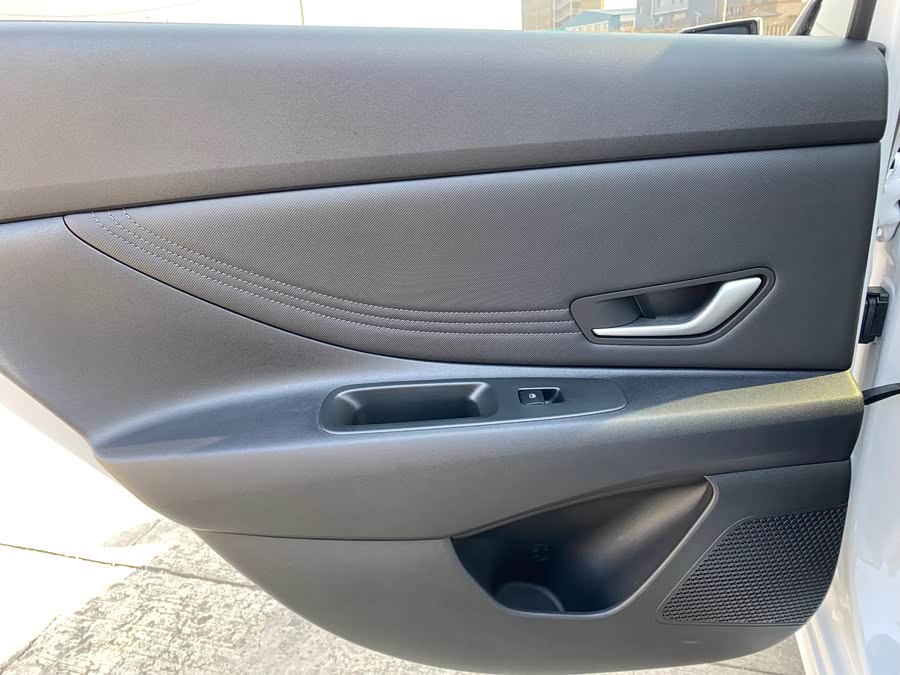 Hyundai Elantra 2022 car image #26