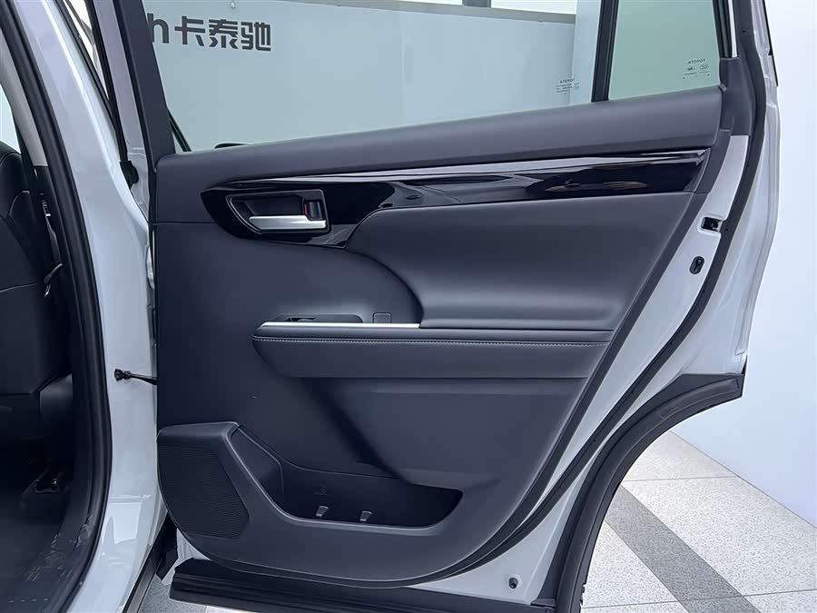 Toyota Highlander 2026 car image #26