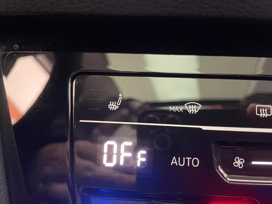 Volkswagen Tiguan L 2022 car image #26