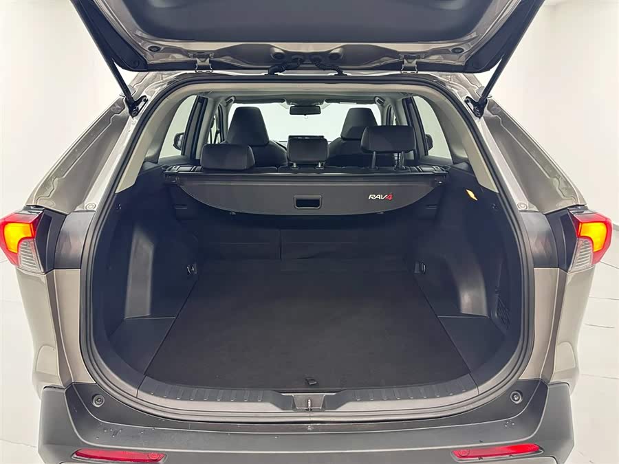 Toyota RAV4 2020 car image #26