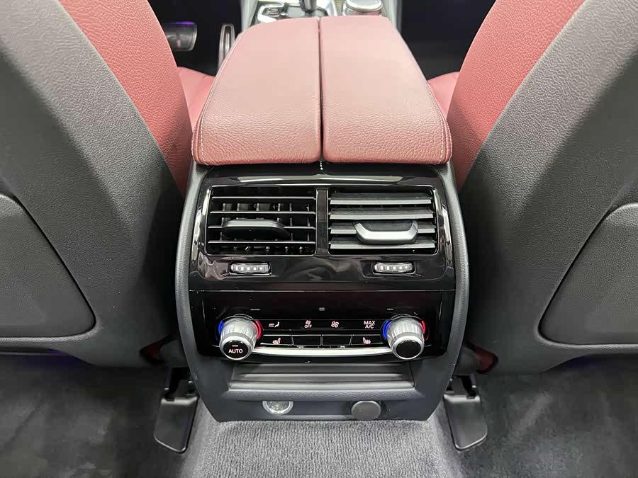 BMW 5 Series 2019 car image #26