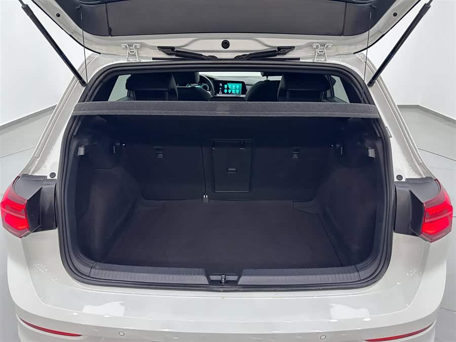 Volkswagen Golf 2020 car image #26