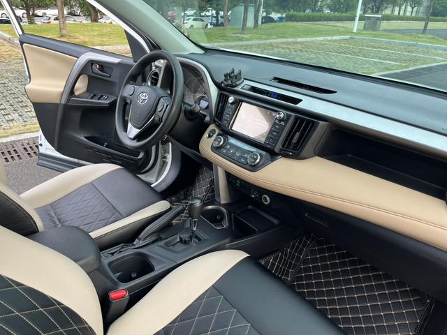 Toyota RAV4 Hybird E+ 2016 car image #26