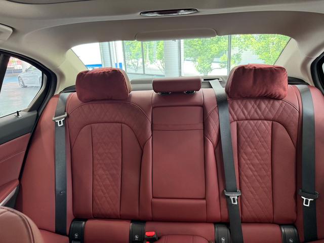 BMW M8 2023 car image #26