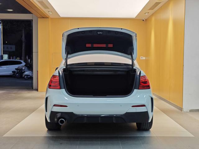 BMW i4 M50 2019 car image #26