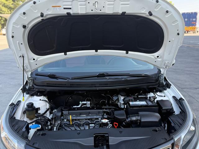 Kia K2 2014 car image #26