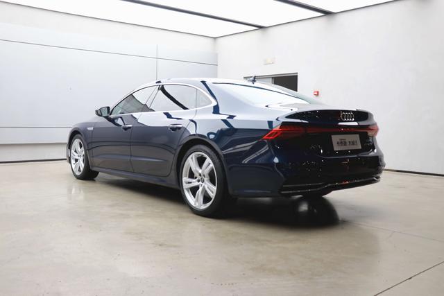 Audi A7L 2023 immagine di auto #26