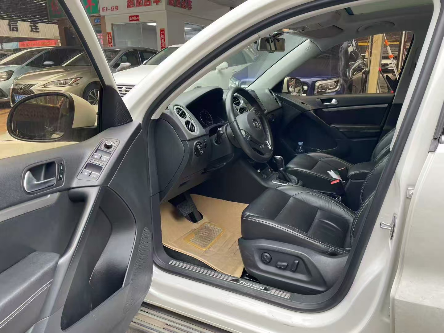 Volkswagen Tiguan 2016 car image #26