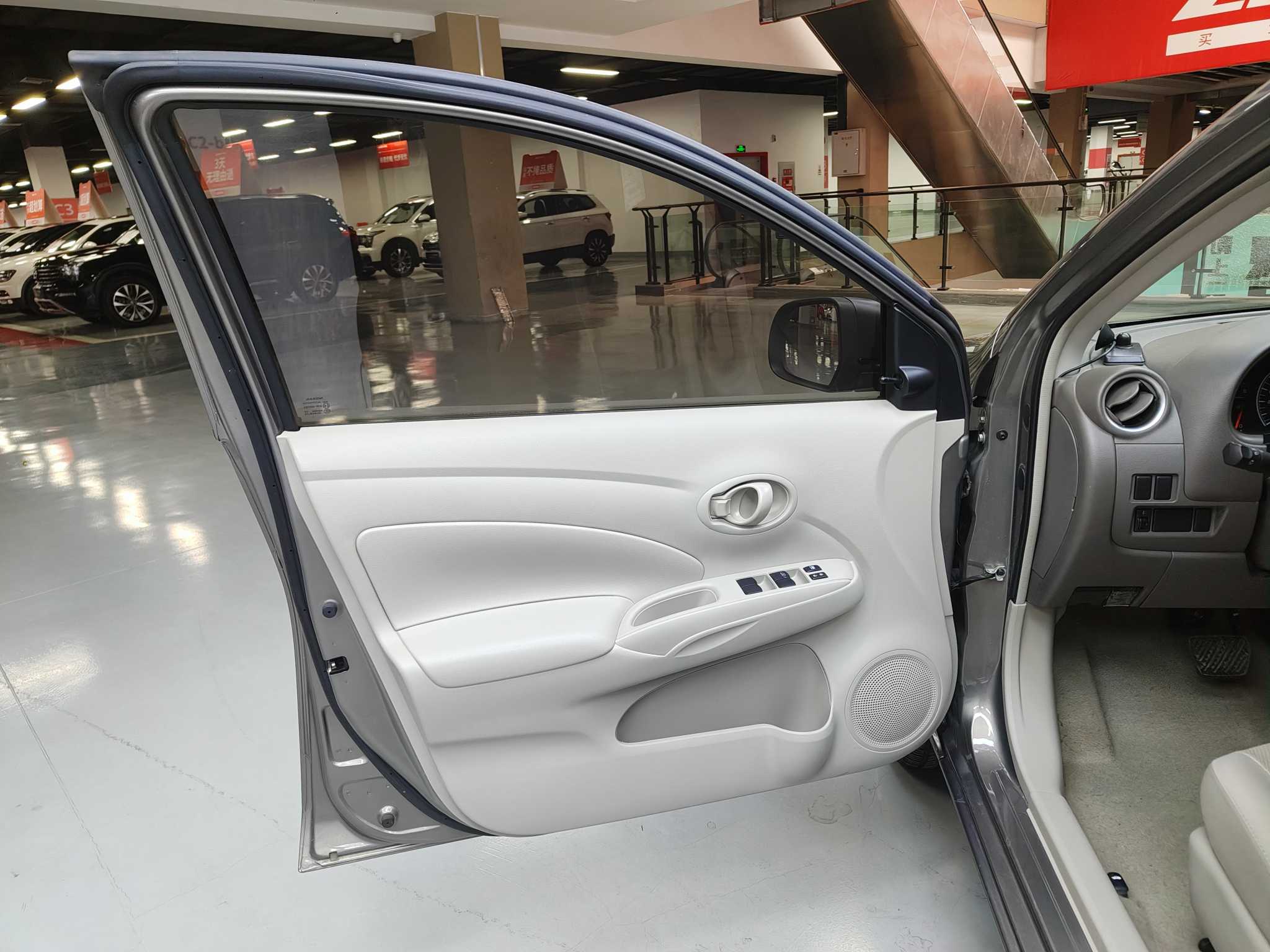 Nissan Sunny 2016 #26 Nissan Sunny 2016 car image #26