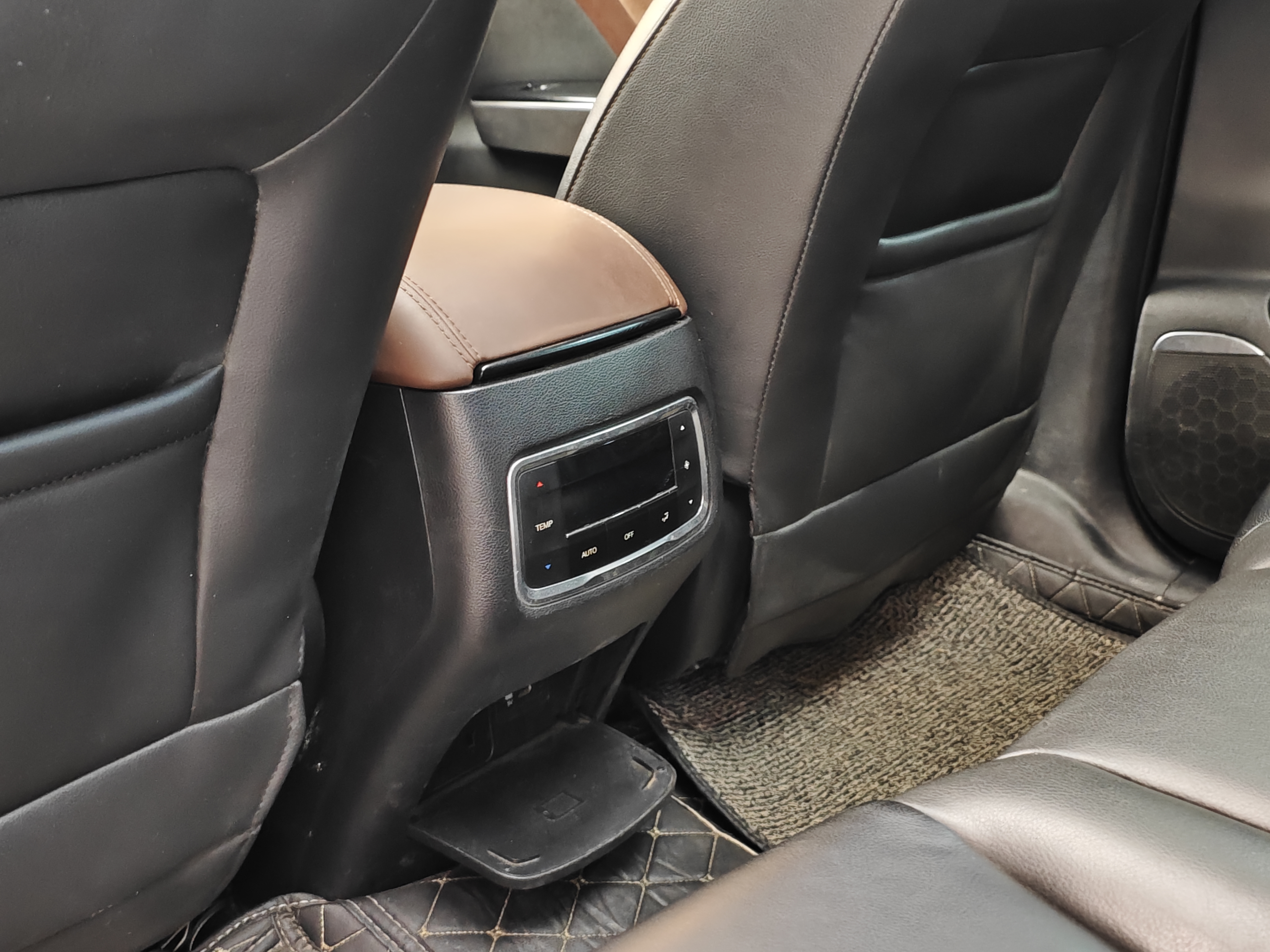 GAC Trumpchi GS8 2017 #26 GAC Trumpchi GS8 2017 car image #26