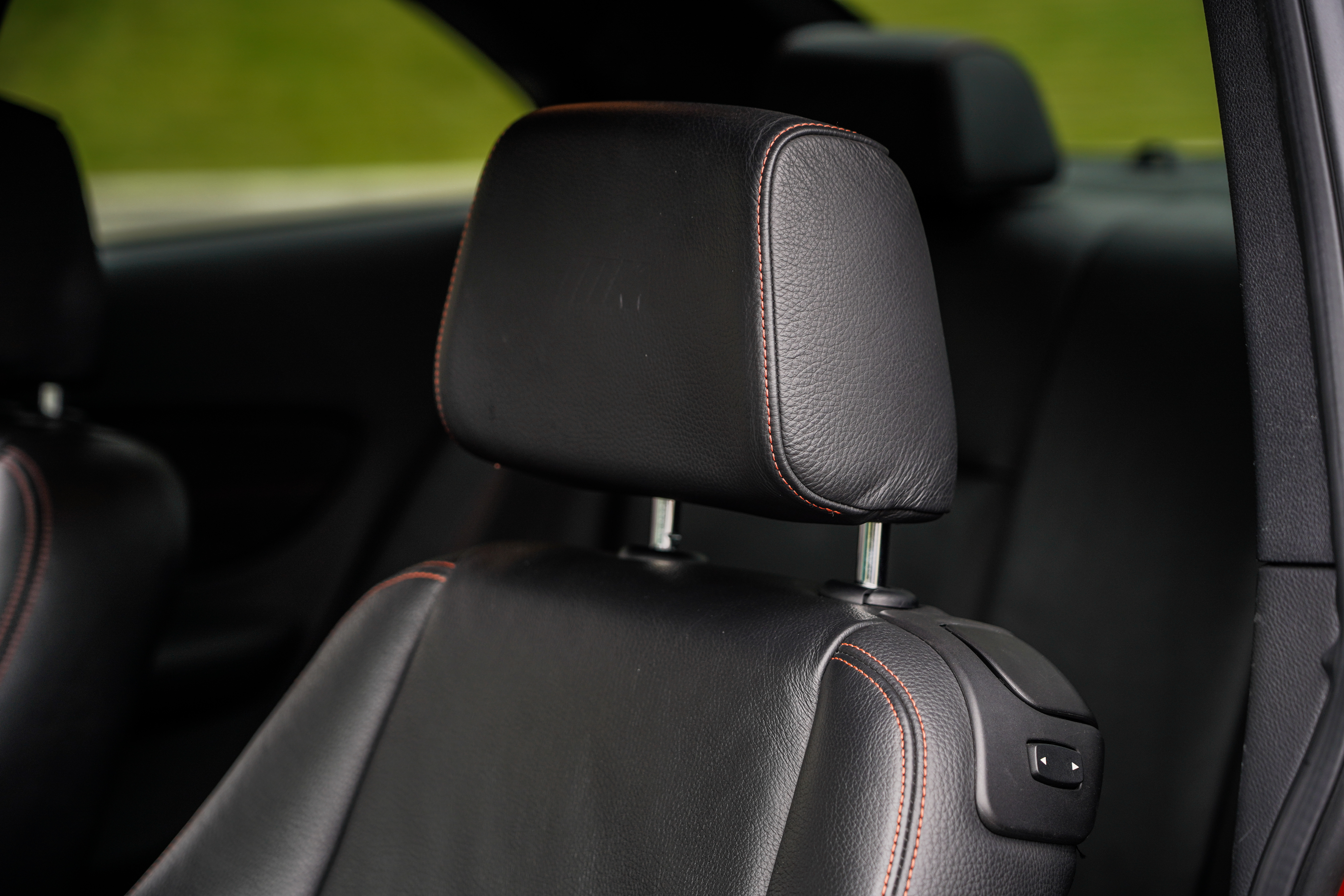 BMW 1 Series M 2012 car image #26