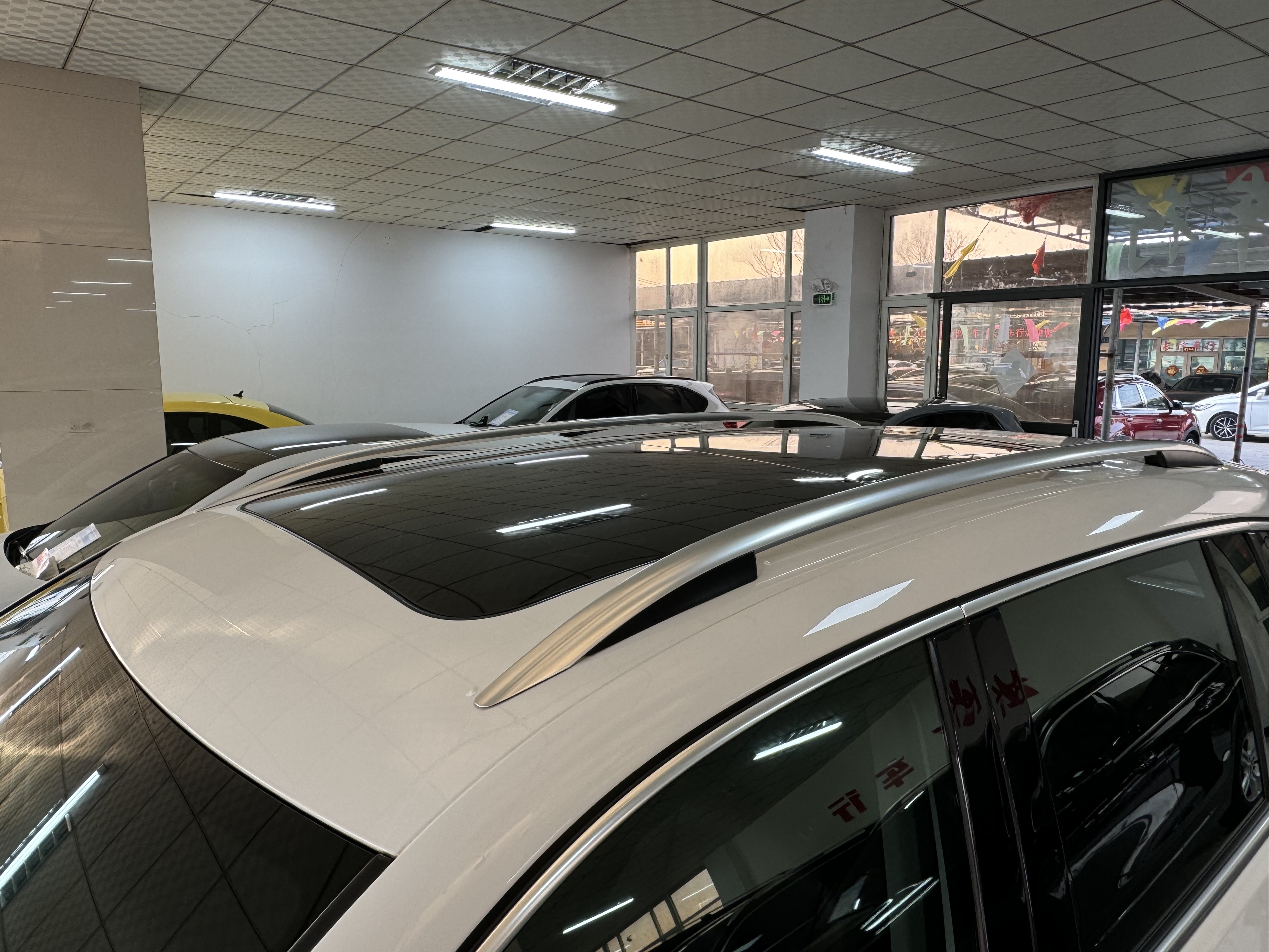 Volkswagen Tiguan 2014 car image #26