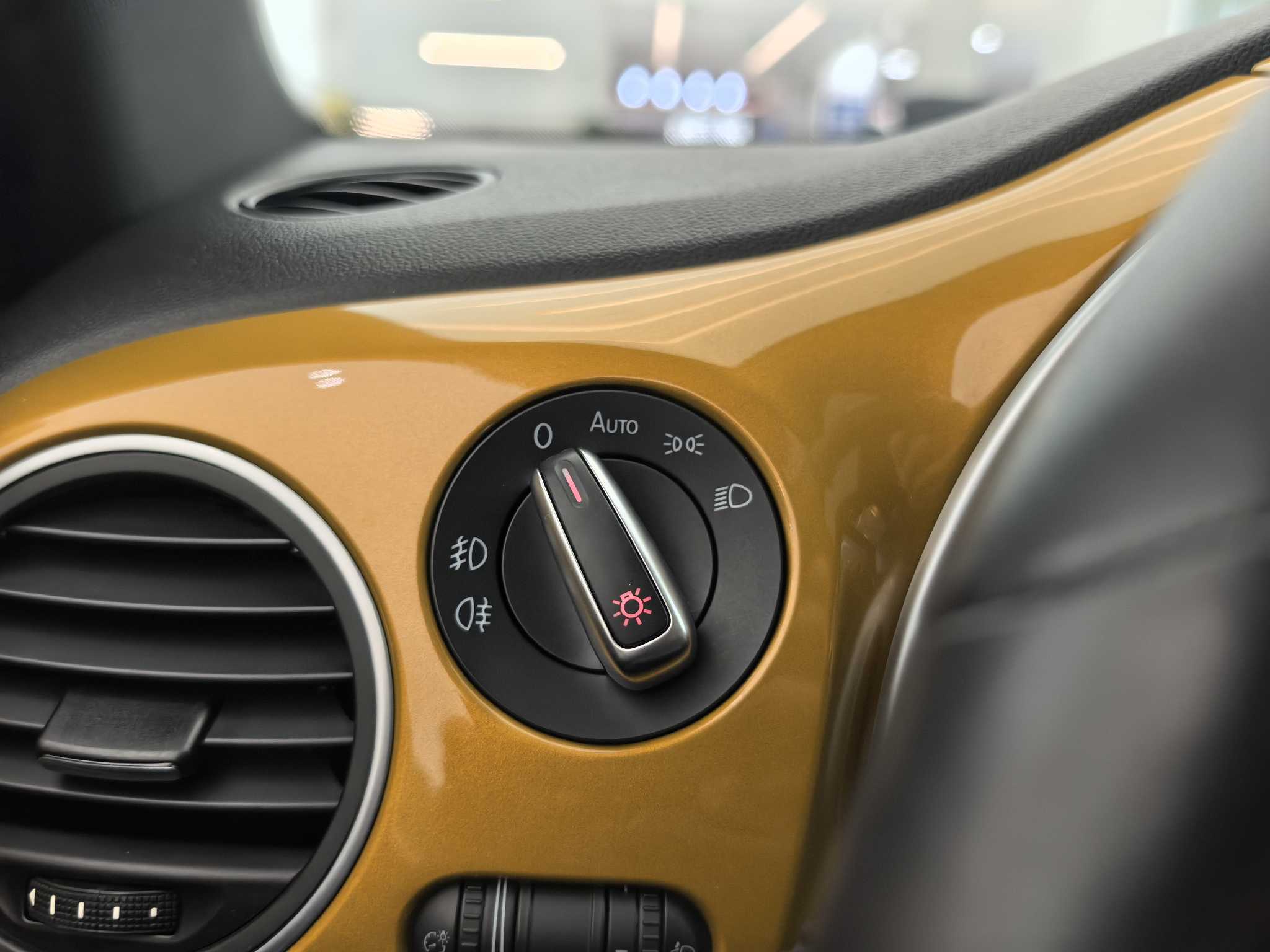 Volkswagen Beetle 2018 immagine di auto #26