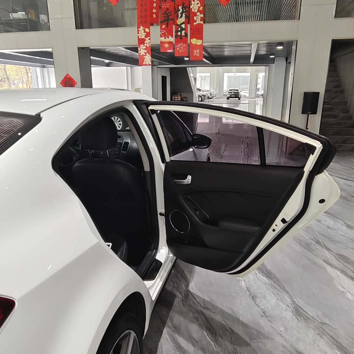 Kia K3 2018 car image #26