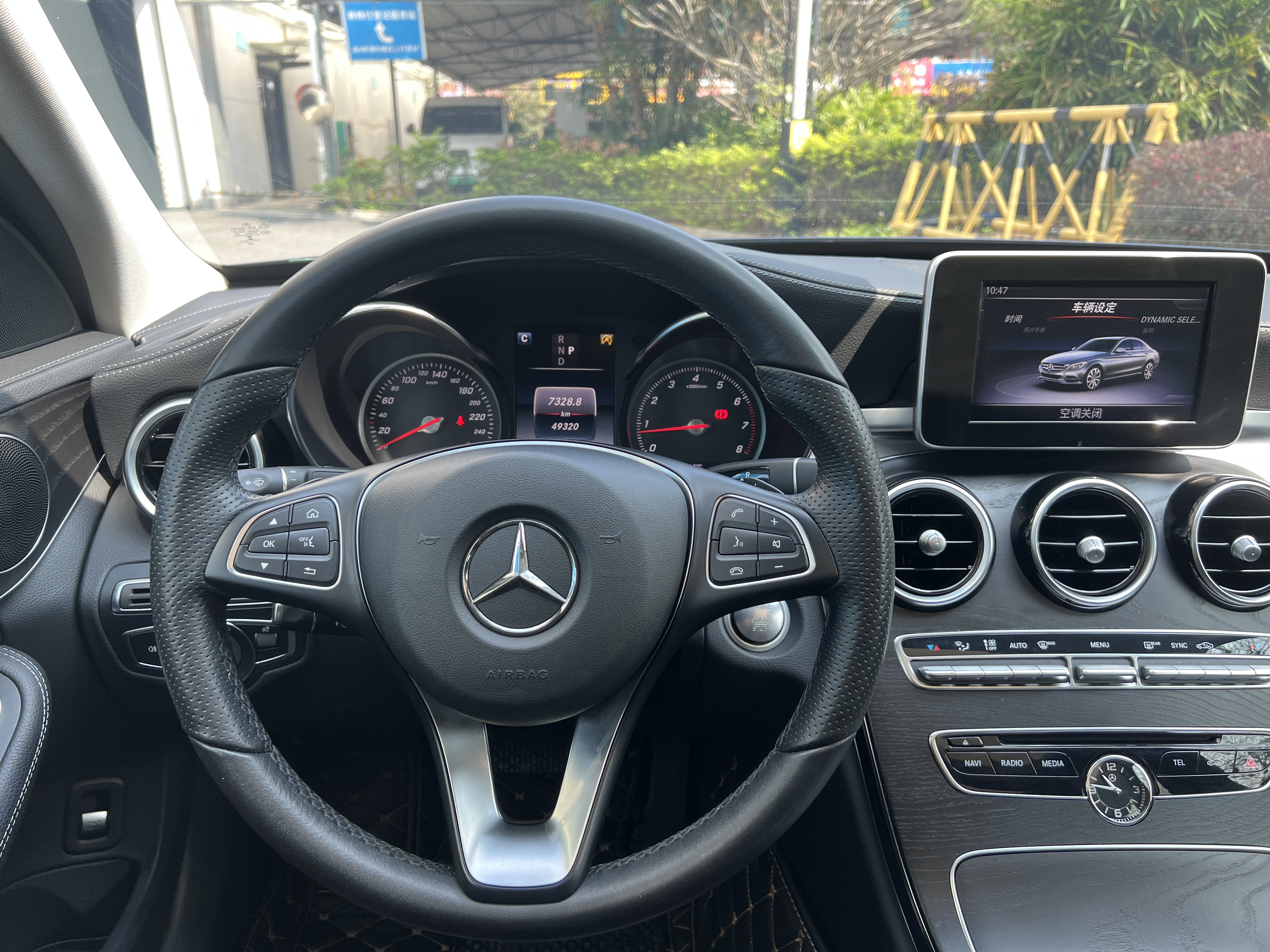 Mercedes-Benz C Class 2018 car image #26