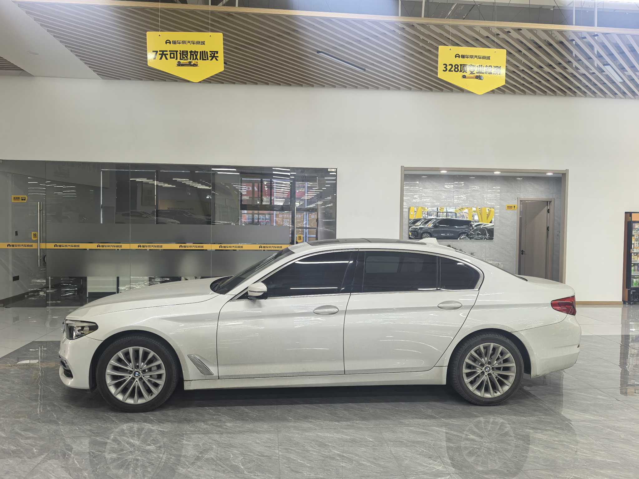 BMW 5 Series 2019 #26 BMW 5 Series 2019 car image #26