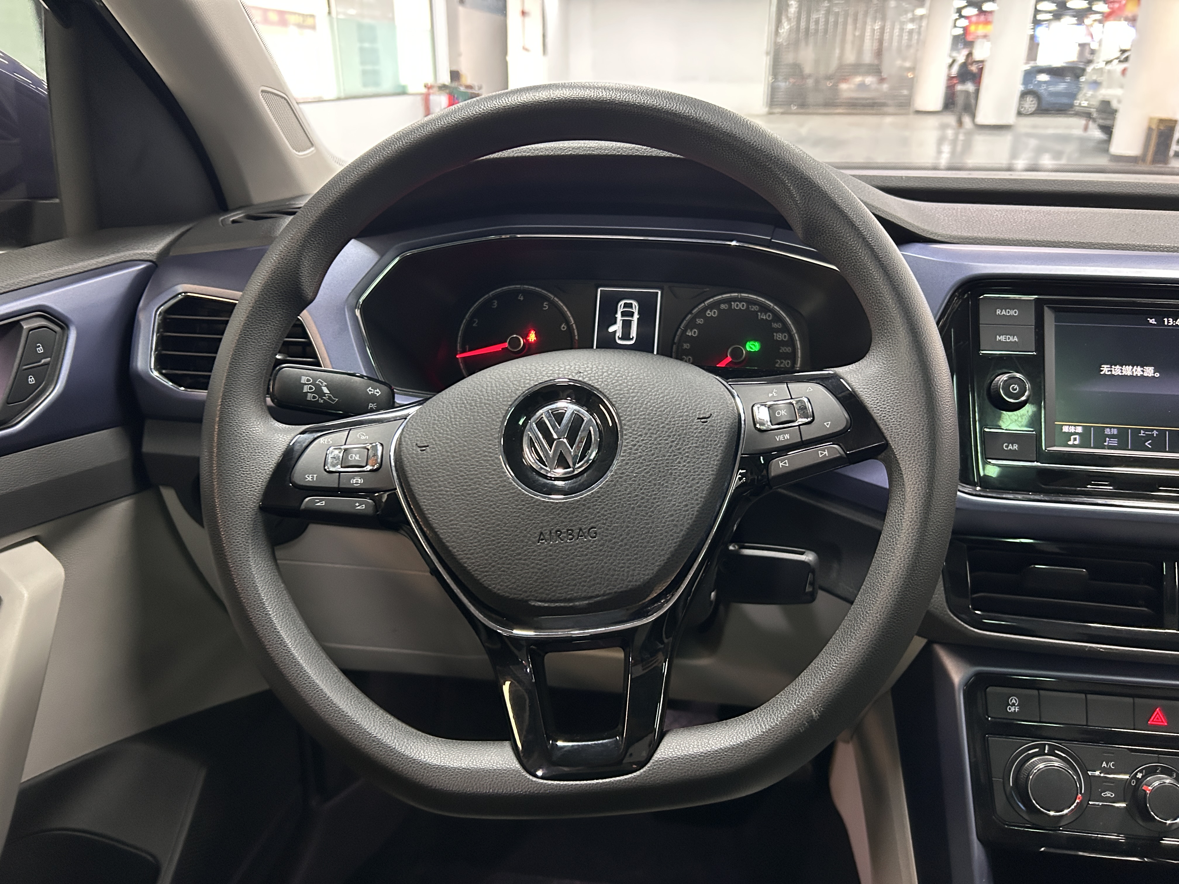 Volkswagen T-Cross 2020 #26 Volkswagen T-Cross 2020 car image #26