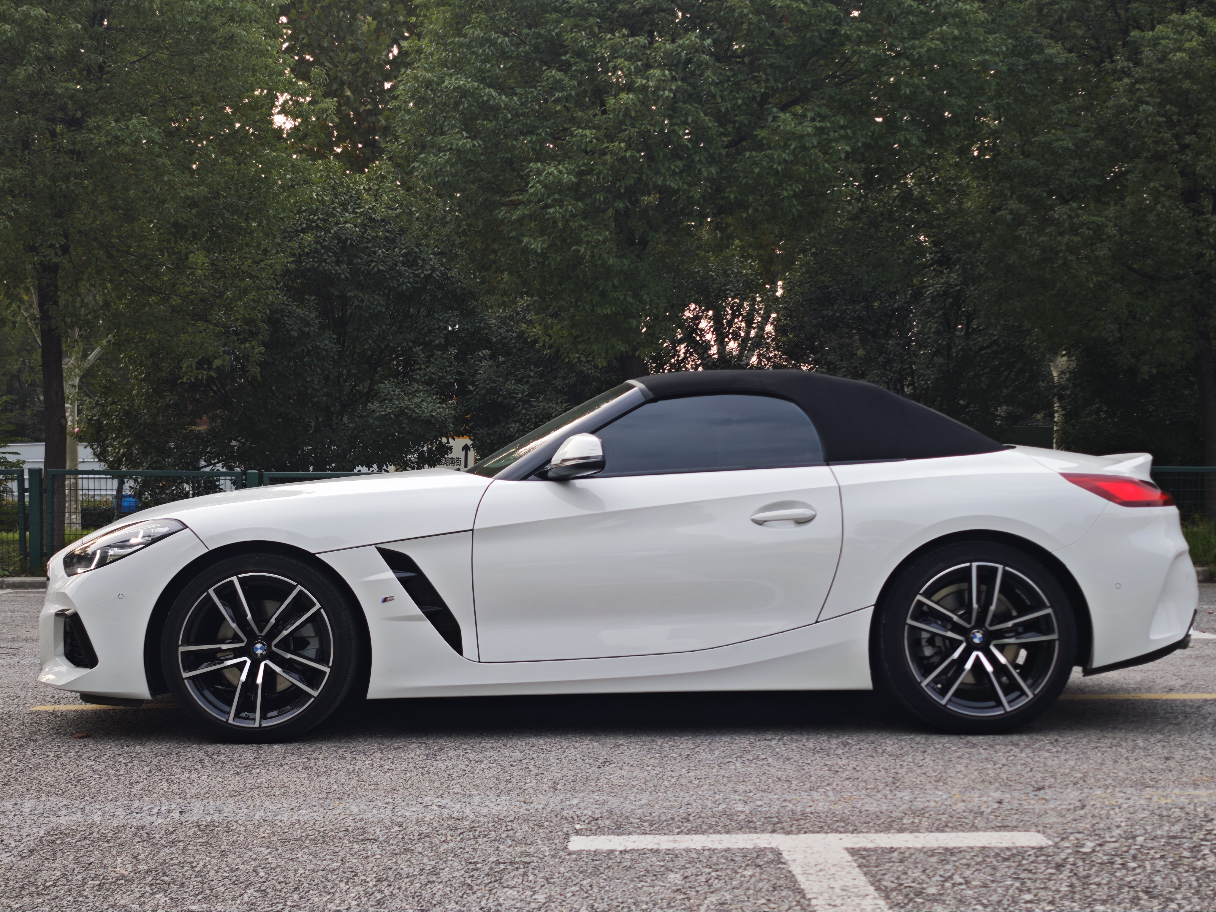 BMW Z4 M40i 2021 car image #26