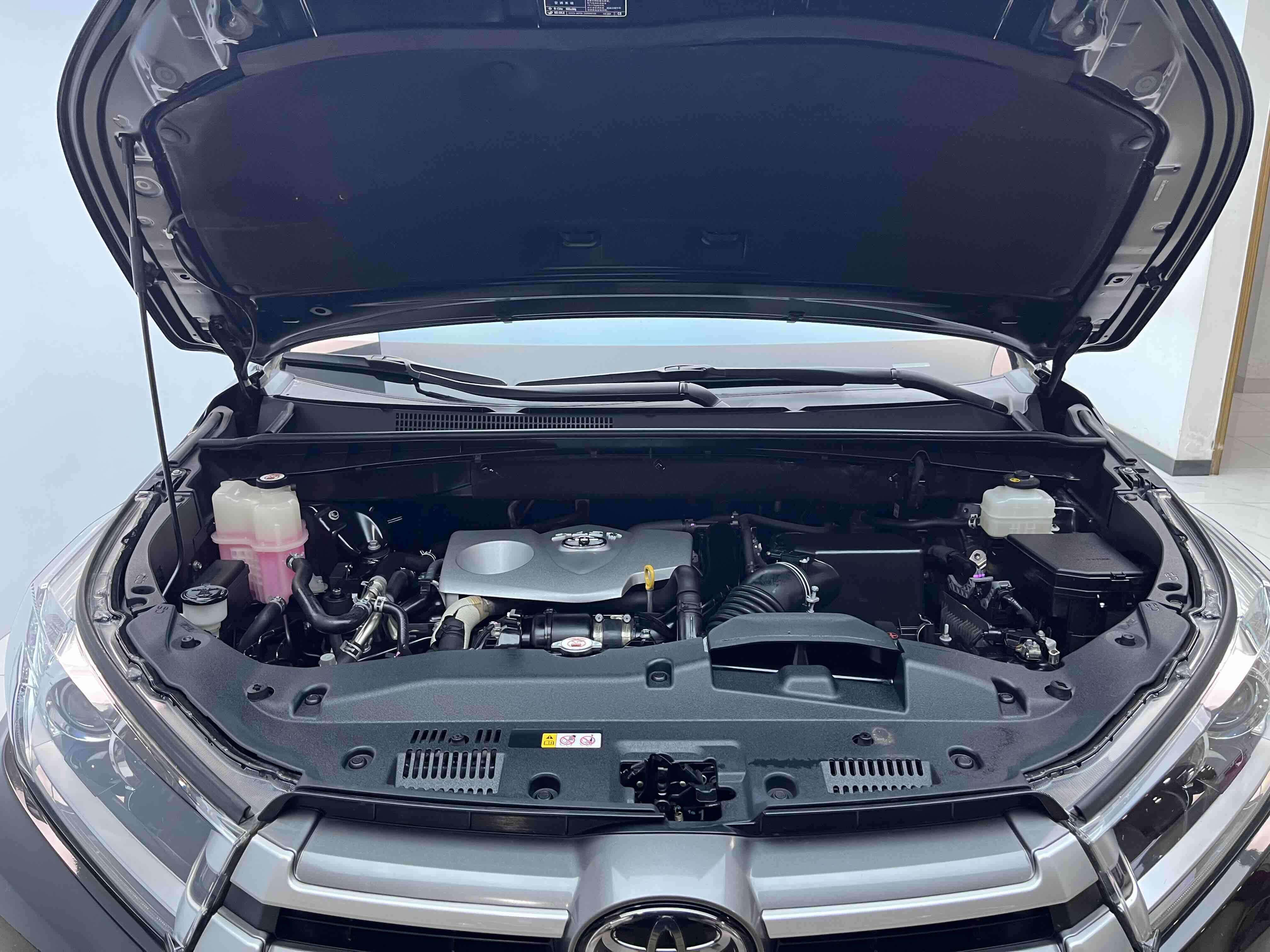 Toyota Highlander 2020 car image #26