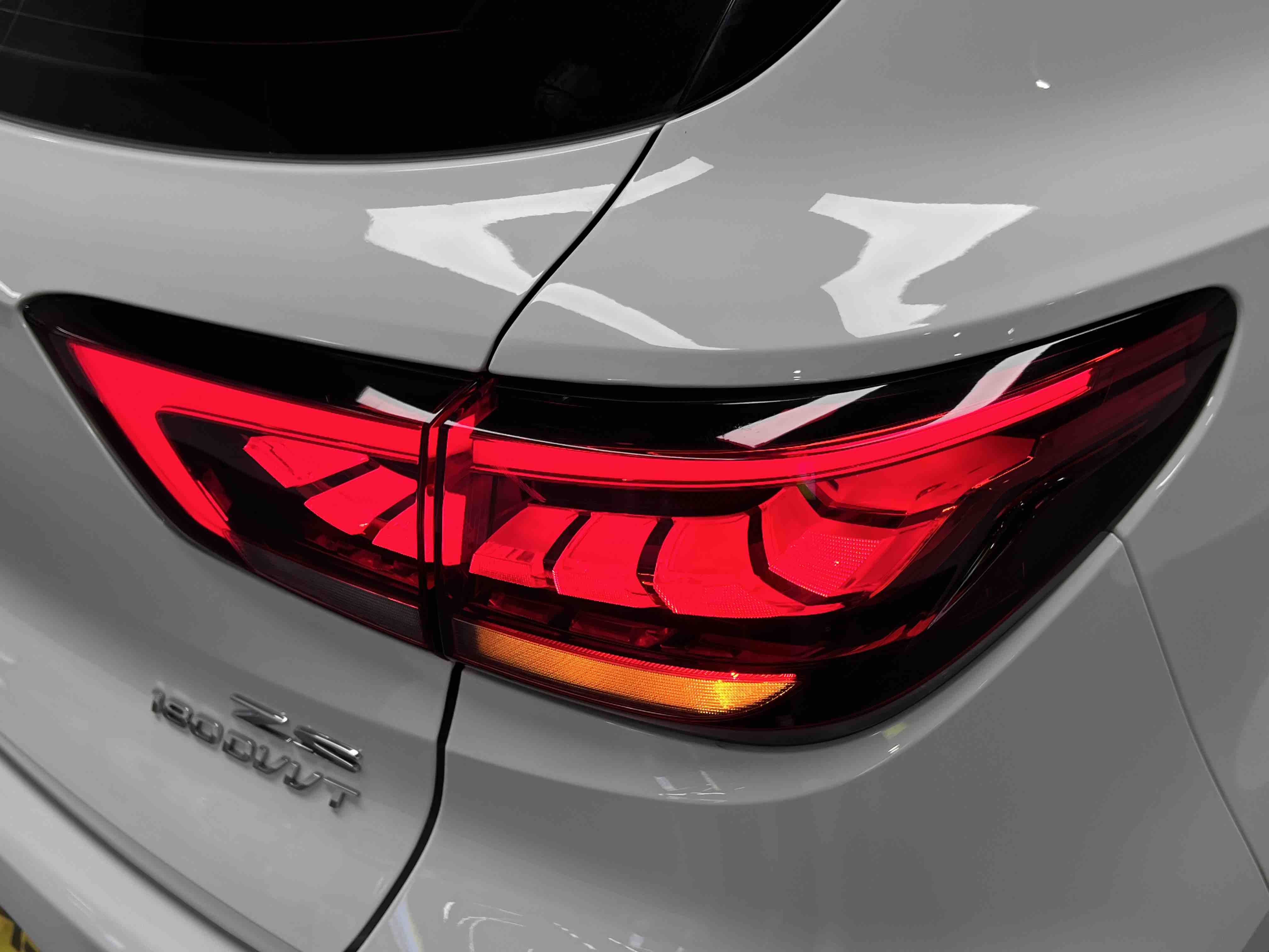 MG ZS 2022 car image #26