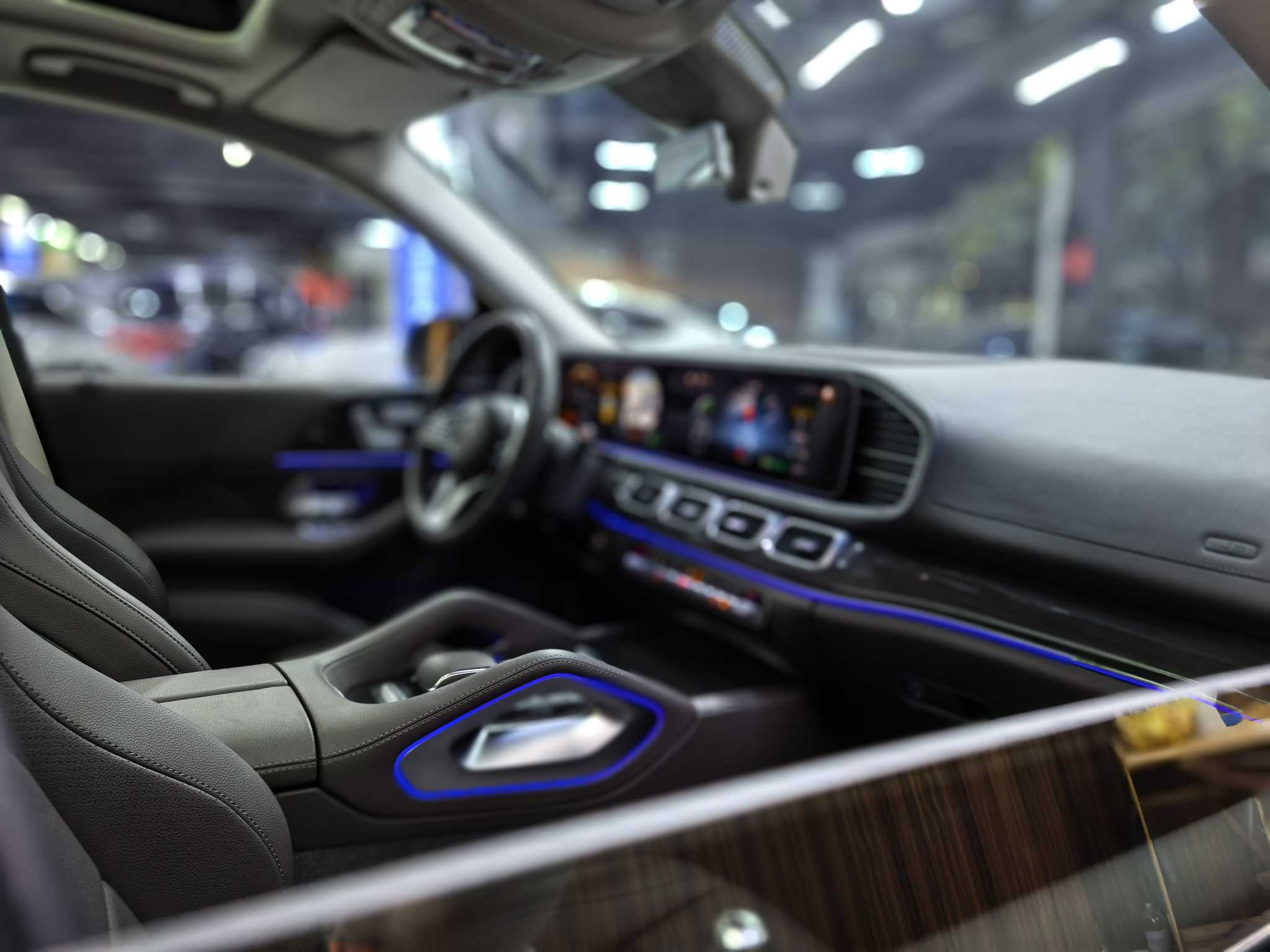 Mercedes-Benz GLE Class 2020 car image #26