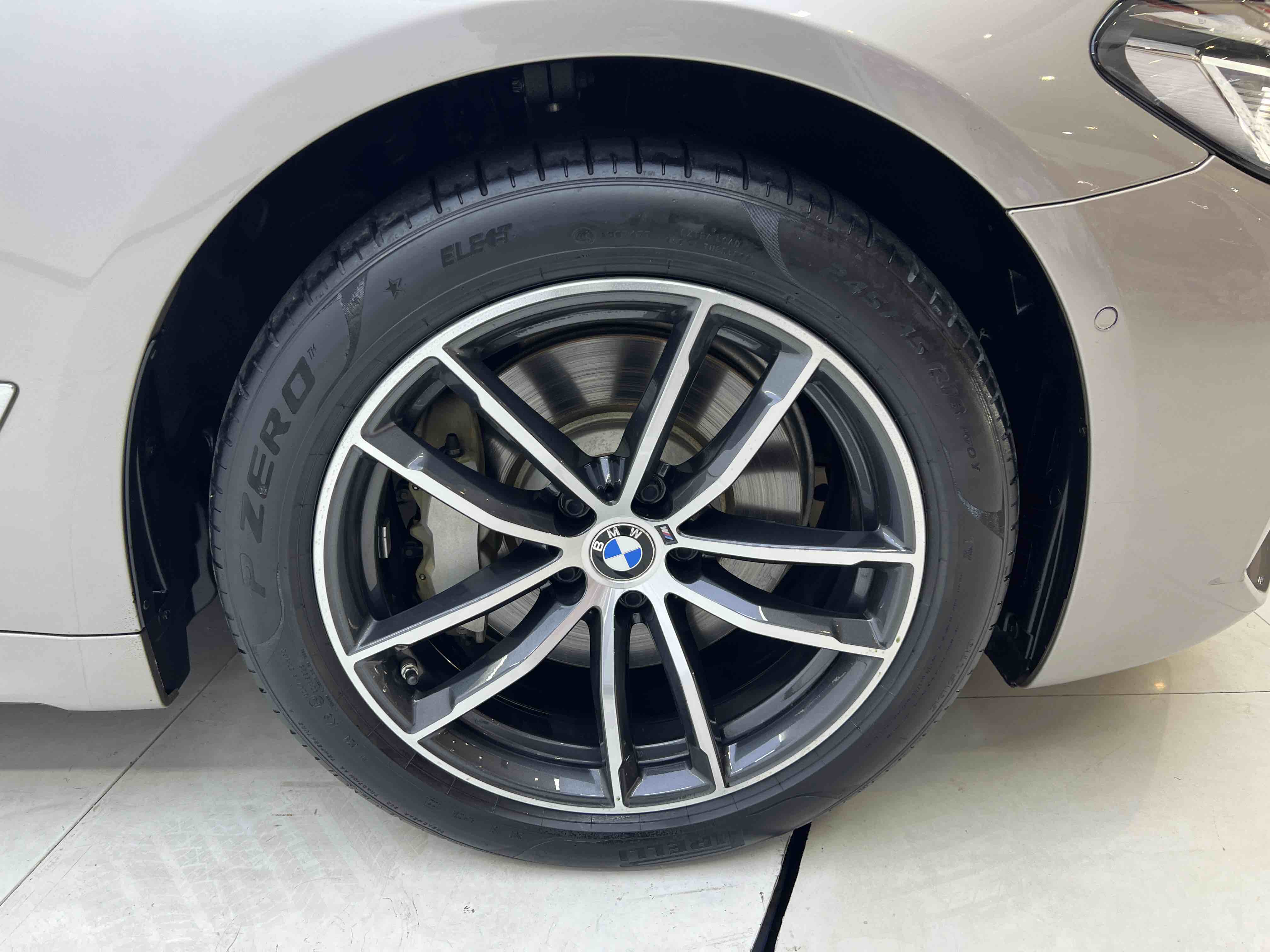 BMW 5 Series New Energy 2021 car image #26