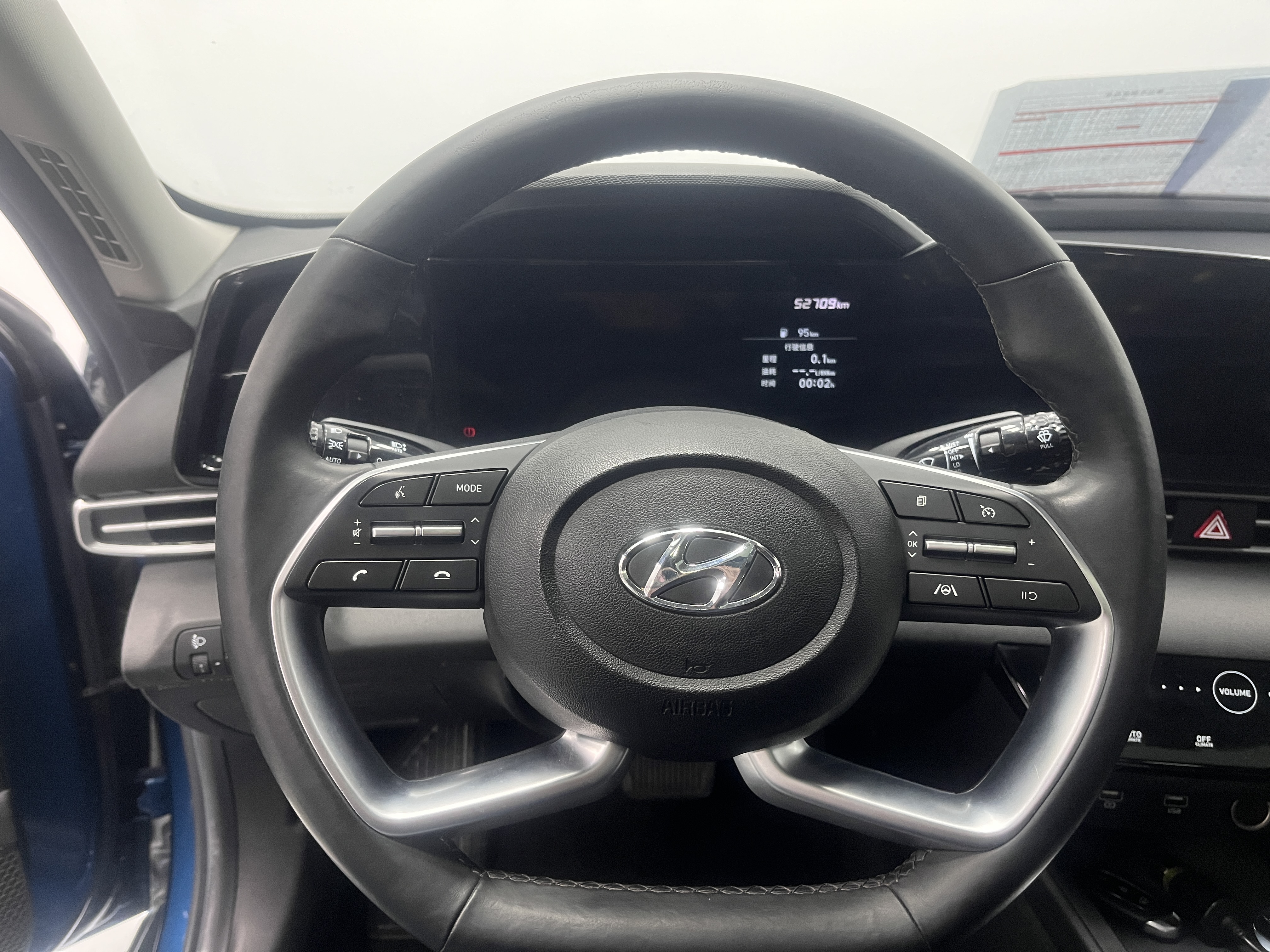 Hyundai Elantra 2021 immagine di auto #26