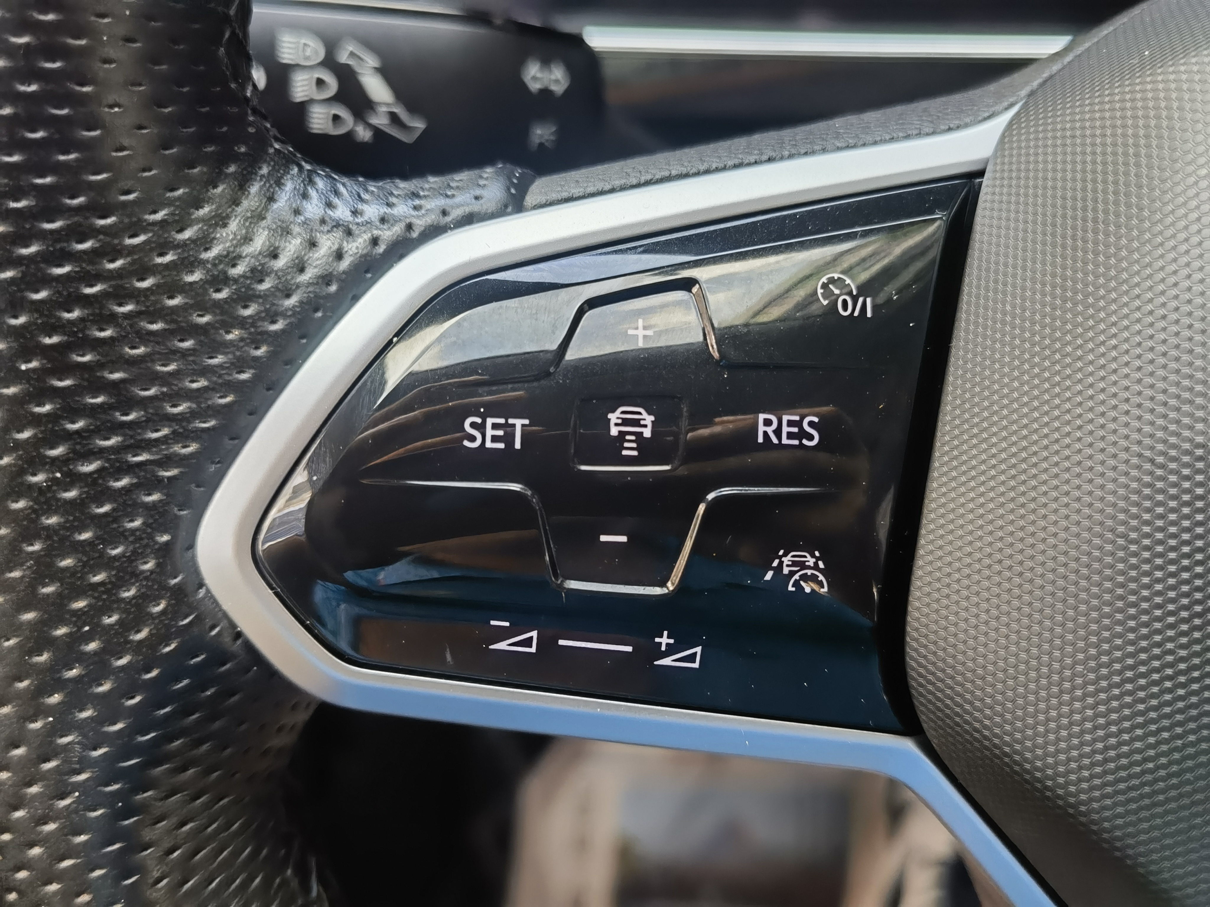 Volkswagen Tiguan X 2021 car image #26