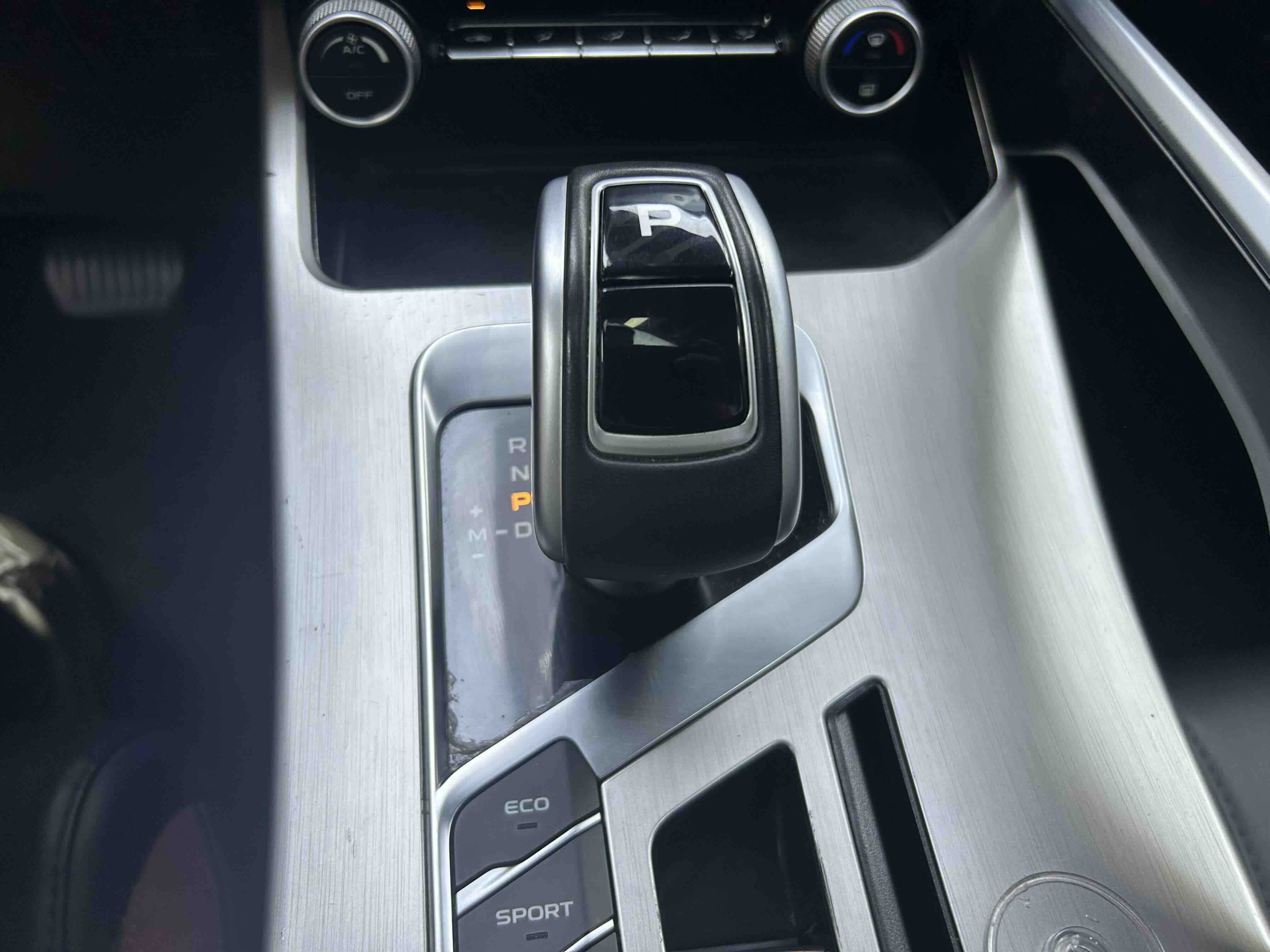 GEELY Coolray 2020 #26 GEELY Coolray 2020 car image #26