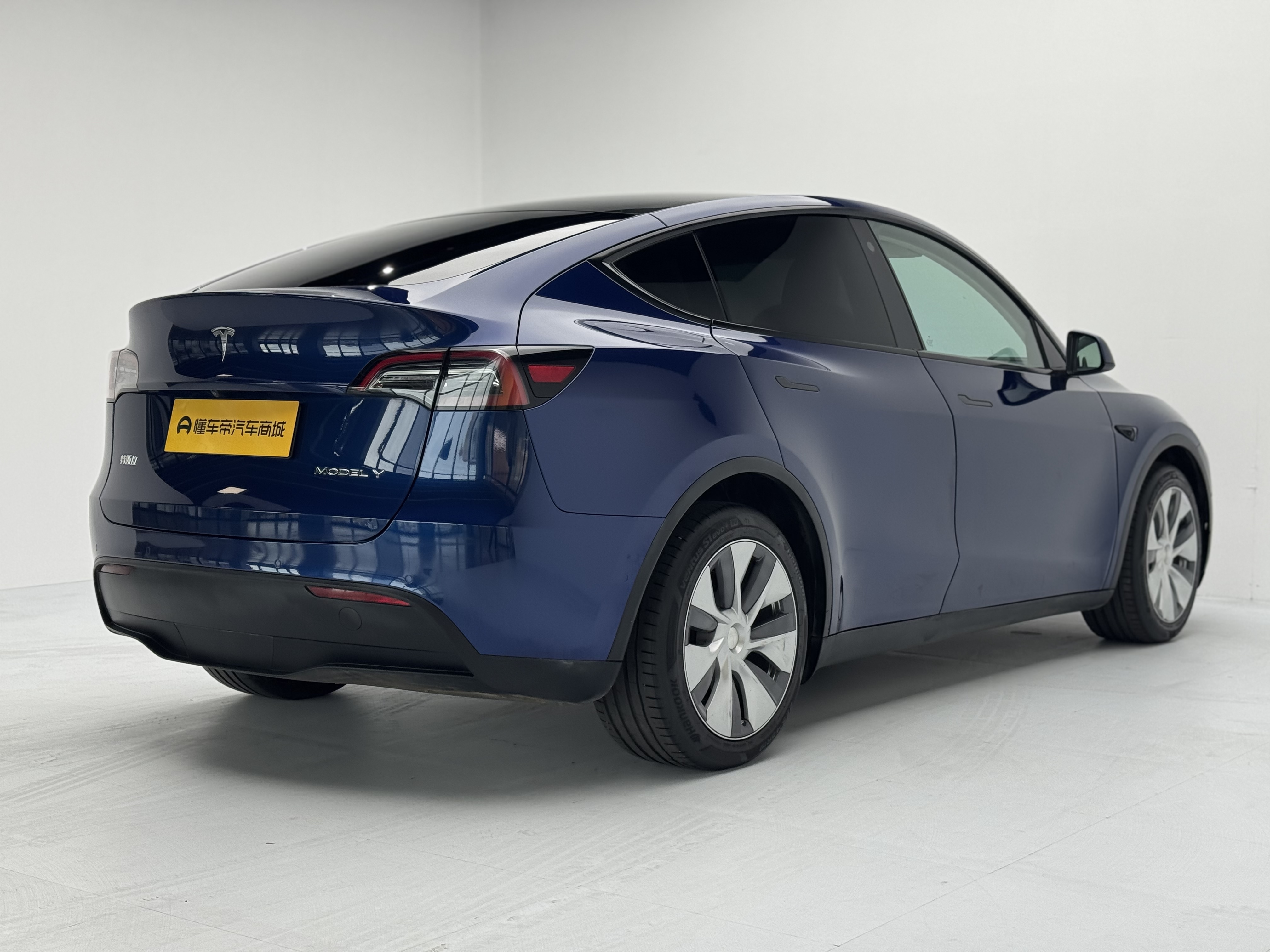 Tesla Model Y 2021 #26 Tesla Model Y 2021 car image #26