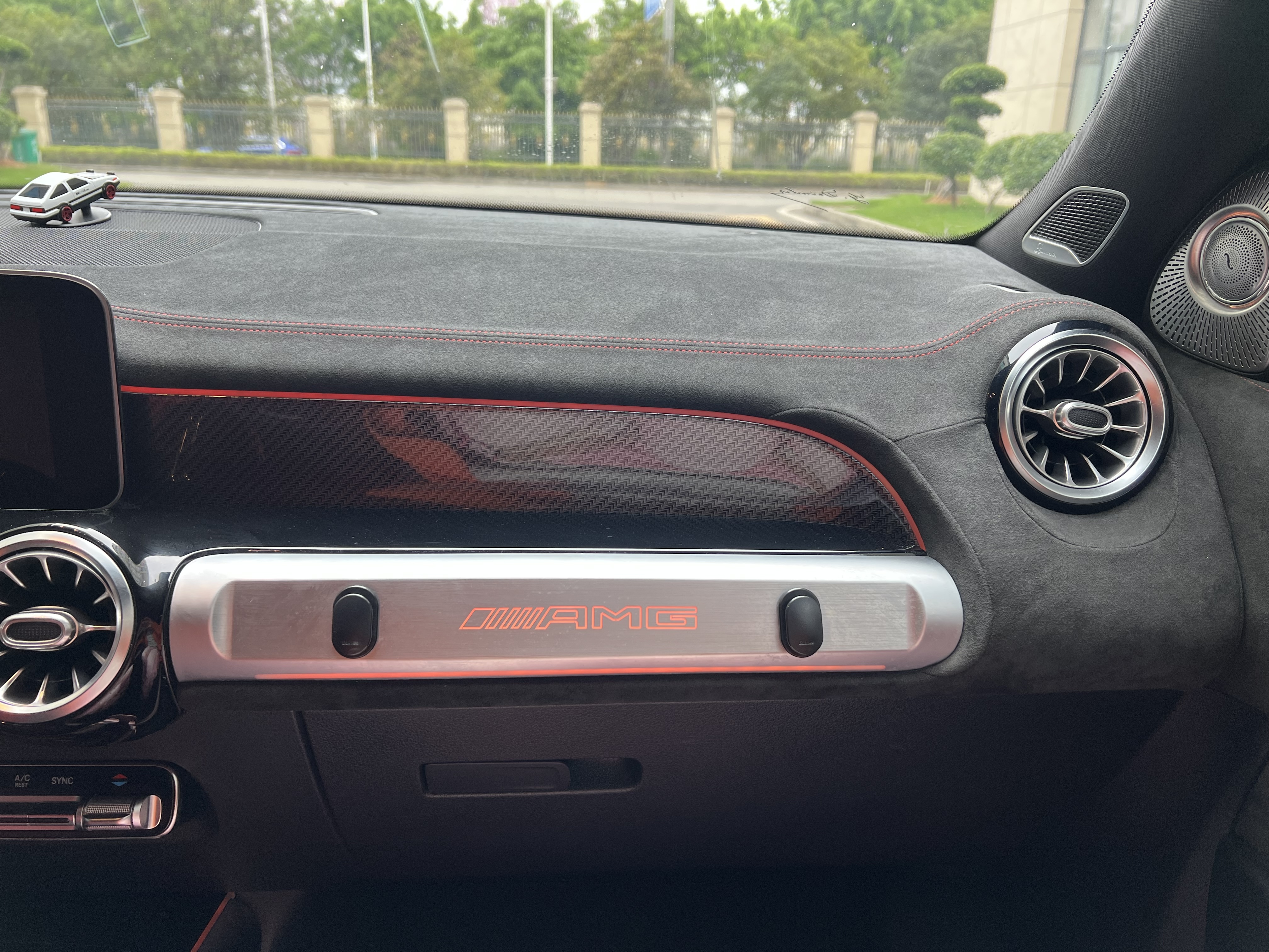 Mercedes-Benz GLB AMG 2021 صورة سيارة #26