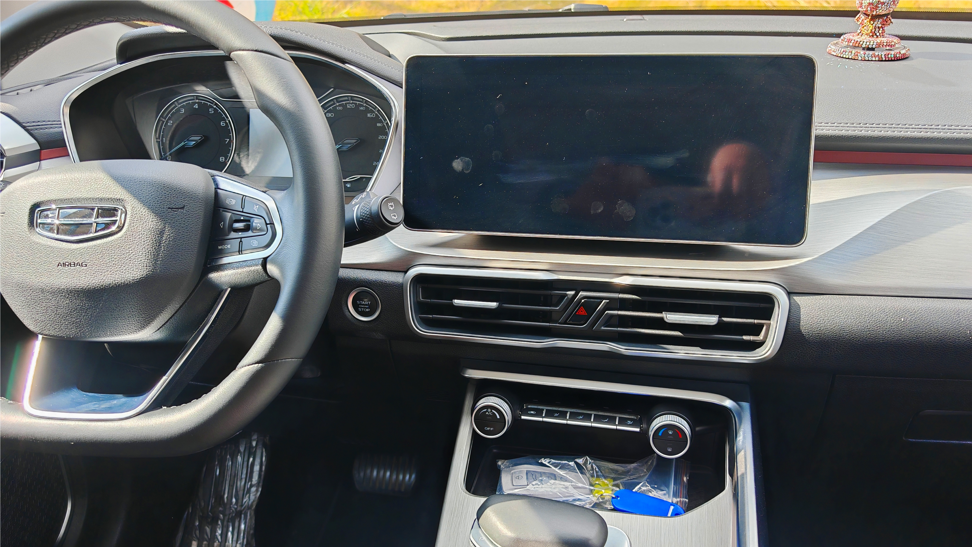 GEELY Coolray 2022 car image #26